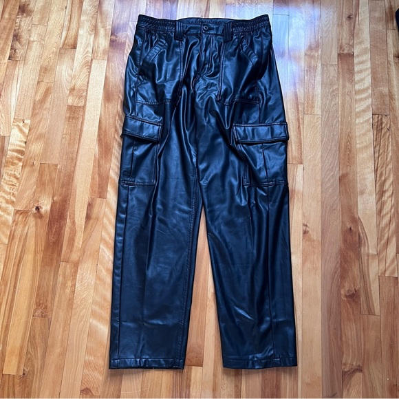 AMERICAN EAGLE FAUX LEATHER CARGO PANTS - Picture 1 of 4